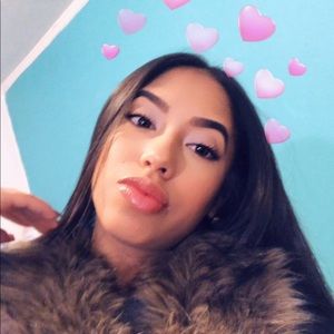 Meet your Posher, Naome